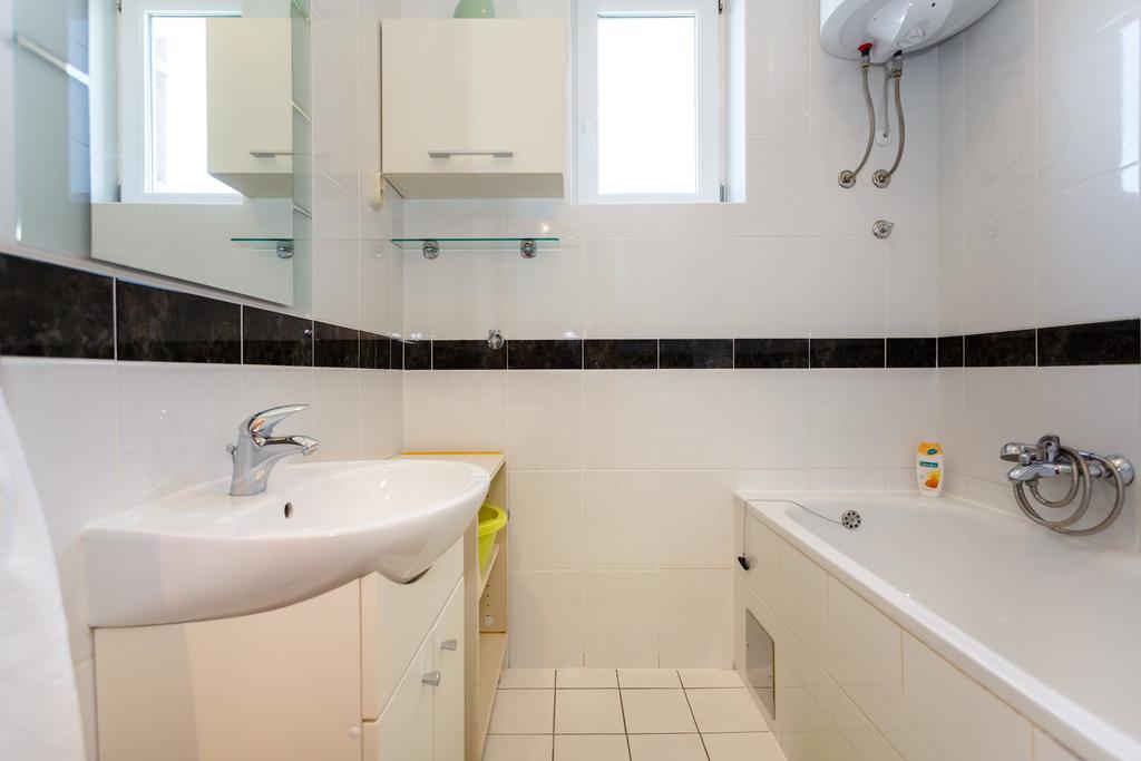 Apartman Snjezana Malinska Buitenkant foto