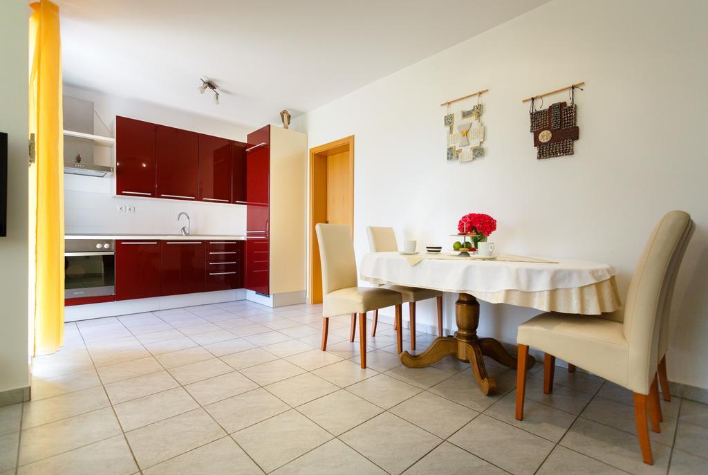 Apartman Snjezana Malinska Buitenkant foto