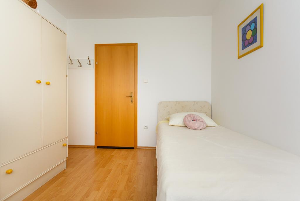 Apartman Snjezana Malinska Buitenkant foto