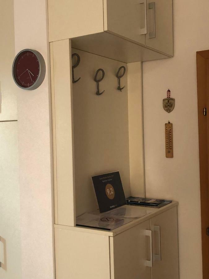 Apartman Snjezana Malinska Buitenkant foto