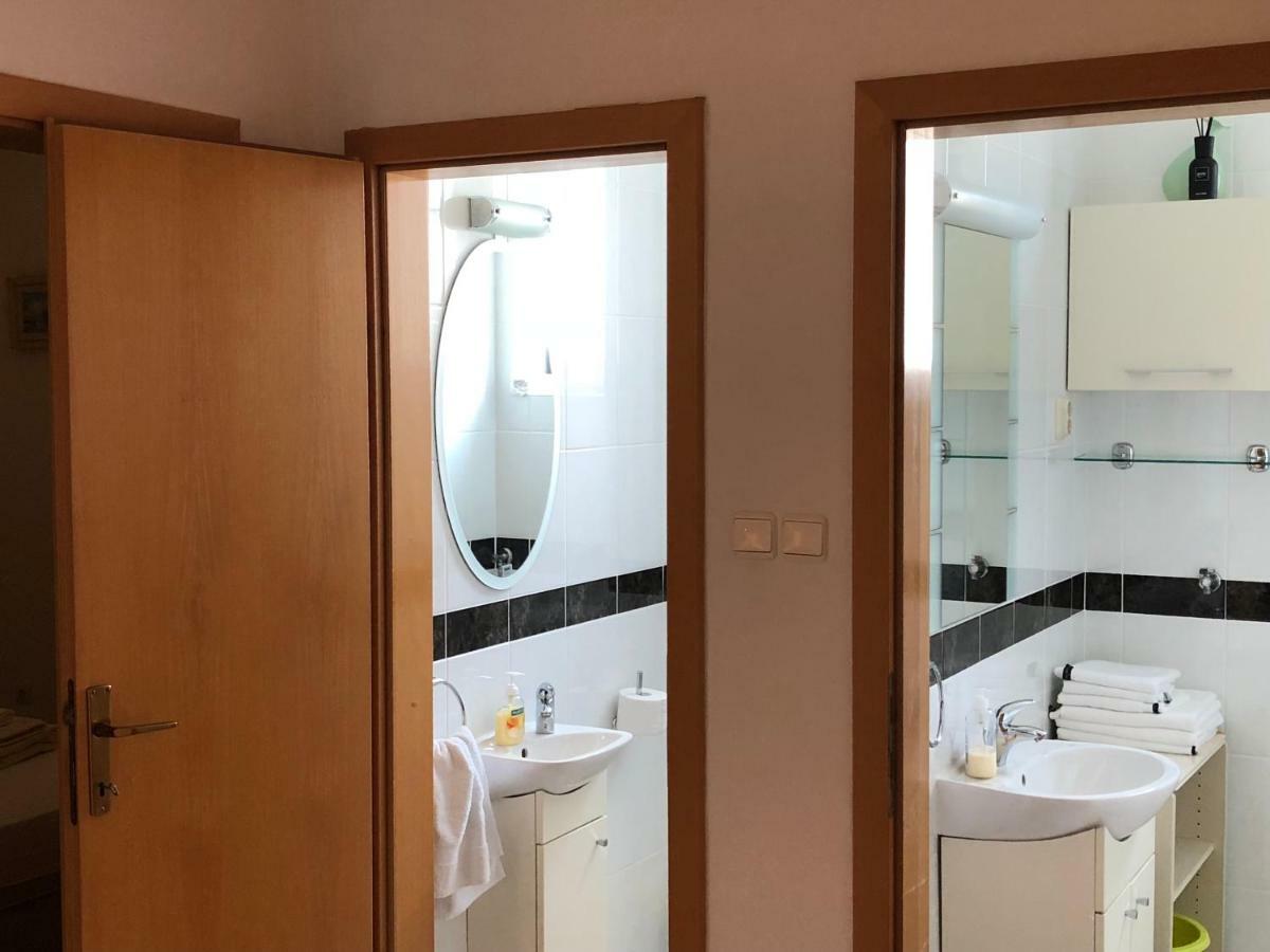 Apartman Snjezana Malinska Buitenkant foto