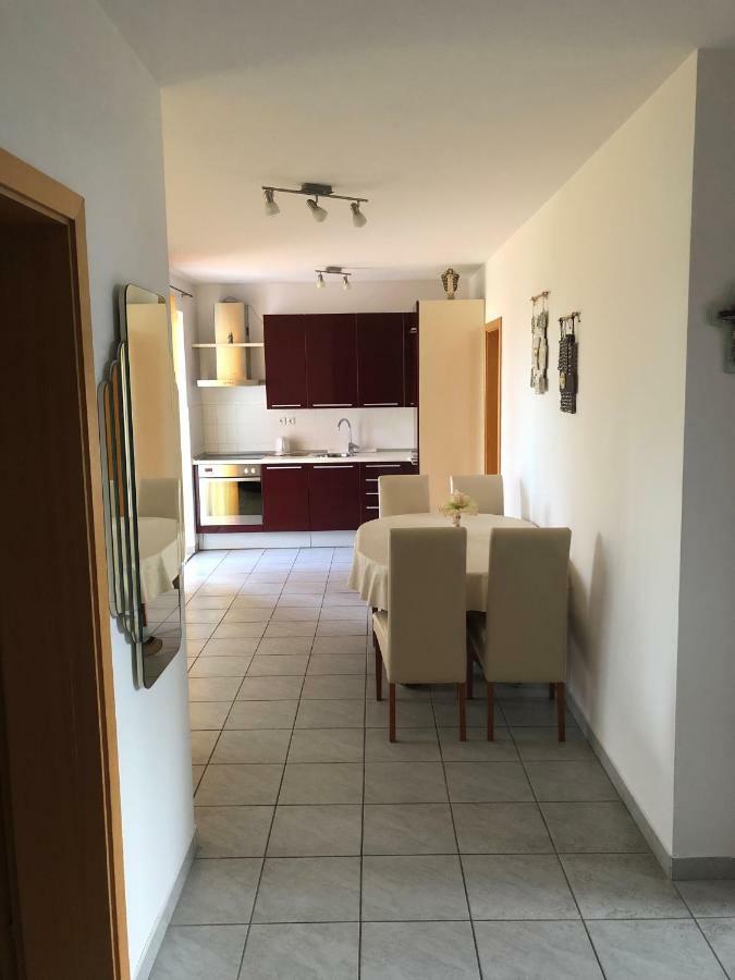 Apartman Snjezana Malinska Buitenkant foto